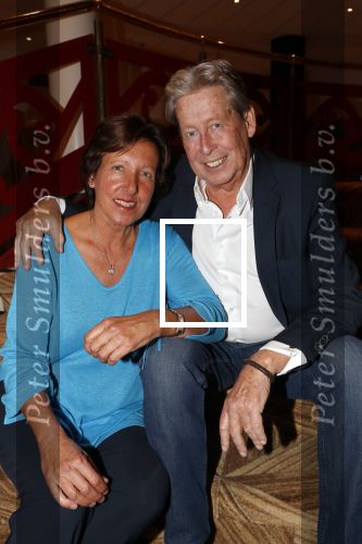 Zeist 23 december 2018
Hans Wendy Steven Osacr en Renzo Kazan met hun vrouwen en kinderen in het Fyji Hotel.