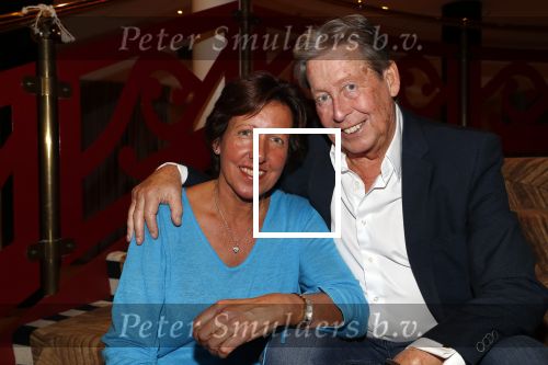 Zeist 23 december 2018
Hans Wendy Steven Osacr en Renzo Kazan met hun vrouwen en kinderen in het Fyji Hotel.