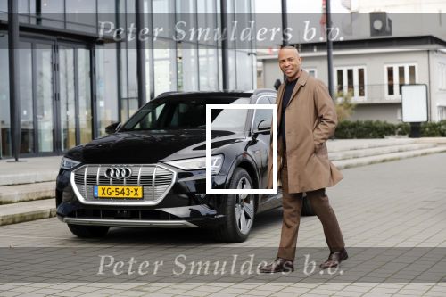Amsterdam 8 december 2019
Humberto Tan test de audi Etron oa op de PC Hooftstraat in Amsterdam.