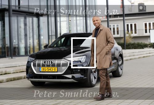 Amsterdam 8 december 2019
Humberto Tan test de audi Etron oa op de PC Hooftstraat in Amsterdam.