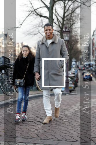 Amsterdam 3 januari 2019
Opnames videoclip Jalal Oba en zijn vriendin Touriya Haoud op grachten Amsterdam. Jalal Oba met dochter van een kennis