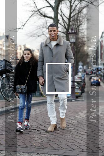 Amsterdam 3 januari 2019
Opnames videoclip Jalal Oba en zijn vriendin Touriya Haoud op grachten Amsterdam. Jalal Oba met dochter van een kennis
