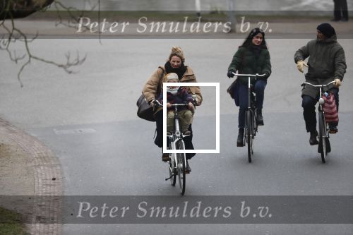 Amsterdam 30 januari 2019
Lieke v Lexmond met zoontje op de fiets in het vondelpark.