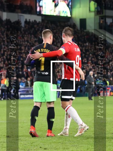 Eindhoven, 28 November 2018
Champions Leaguewedstrijd PSV-FC Barcelona, eindstand 1-2
Marc ter Stegen en Luuk de Jong