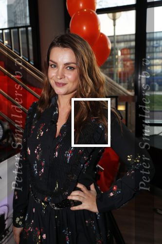 Amsterdam 3 januari 2019
Boekpresentatie Fajah Lourens Fajah kwam met een nieuwe Bentley. Ook haar dochter Irem en zoon Shai kwamen mee.
Miljuschka Witzenhausen