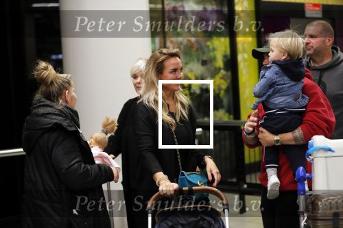 Schiphol 11 januari 2019
Andre Hazes jr en vriendin Monique Westenberg arriveren samen met familie en neef Djarno Hofland op schiphol na trip naar Ortlando.