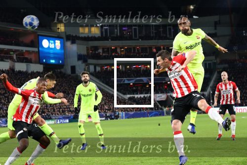 Eindhoven, 28 November 2018
Champions Leaguewedstrijd PSV-FC Barcelona, eindstand 1-2
Nick Viergever en Arturo Vidal