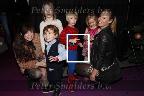 Amsterdam 23 december 2018
Premiere RTL kerstshow in het ziggo dome. Nicolette Kluijver met haar kinderen
