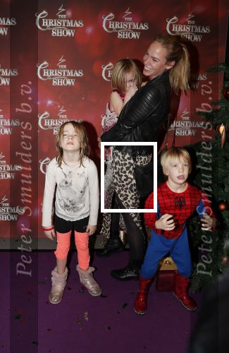 Amsterdam 23 december 2018
Premiere RTL kerstshow in het ziggo dome. Nicolette Kluijver met haar kinderen
