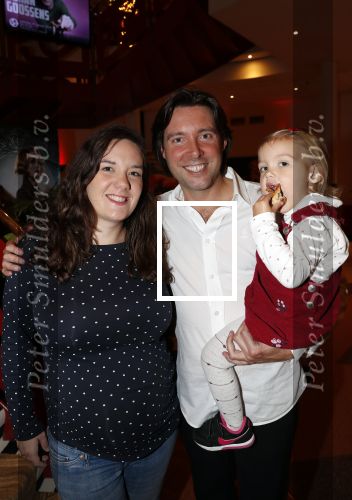 Zeist 23 december 2018
Hans Wendy Steven Osacr en Renzo Kazan met hun vrouwen en kinderen in het Fyji Hotel. Oscar metzijn zwangere vrouw Bregje en hun dochter . Ze krijgen een tweeling