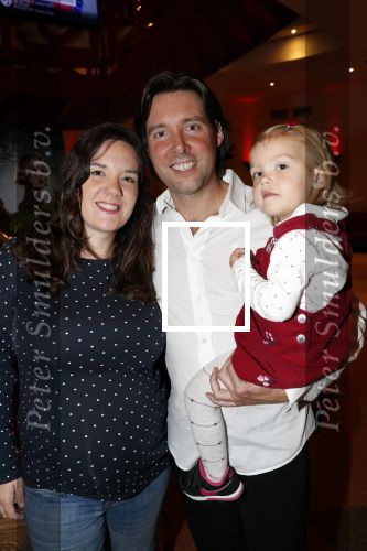 Zeist 23 december 2018
Hans Wendy Steven Osacr en Renzo Kazan met hun vrouwen en kinderen in het Fyji Hotel. Oscar metzijn zwangere vrouw Bregje en hun dochter . Ze krijgen een tweeling