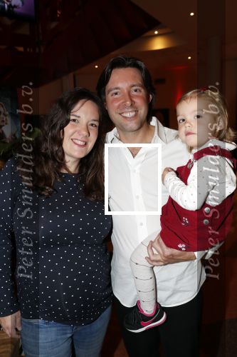 Zeist 23 december 2018
Hans Wendy Steven Osacr en Renzo Kazan met hun vrouwen en kinderen in het Fyji Hotel. Oscar metzijn zwangere vrouw Bregje en hun dochter . Ze krijgen een tweeling