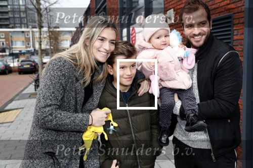 Beverwijk 22 december 2018
Rafael v d Vaart Damian Jesslynn en zijn vriendin Estavana Polman in het winkelcentrum waar Rafael zijn moeder Lolita een winkel heeft . Ze hebben geld opgehaald met veiling voor het ZZF.