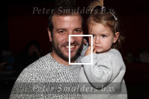 Beverwijk 22 december 2018
Rafael v d Vaart Damian Jesslynn en zijn vriendin Estavana Polman in het winkelcentrum waar Rafael zijn moeder Lolita een winkel heeft . Ze hebben geld opgehaald met veiling voor het ZZF.