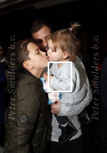 Beverwijk 22 december 2018
Rafael v d Vaart Damian Jesslynn en zijn vriendin Estavana Polman in het winkelcentrum waar Rafael zijn moeder Lolita een winkel heeft . Ze hebben geld opgehaald met veiling voor het ZZF.