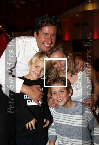 Zeist 23 december 2018
Hans Wendy Steven Osacr en Renzo Kazan met hun vrouwen en kinderen in het Fyji Hotel. Renzo en zijn vrouw Mara met hun twee kinderen