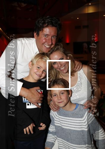 Zeist 23 december 2018
Hans Wendy Steven Osacr en Renzo Kazan met hun vrouwen en kinderen in het Fyji Hotel. Renzo en zijn vrouw Mara met hun twee kinderen