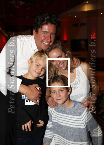Zeist 23 december 2018
Hans Wendy Steven Osacr en Renzo Kazan met hun vrouwen en kinderen in het Fyji Hotel. Renzo en zijn vrouw Mara met hun twee kinderen