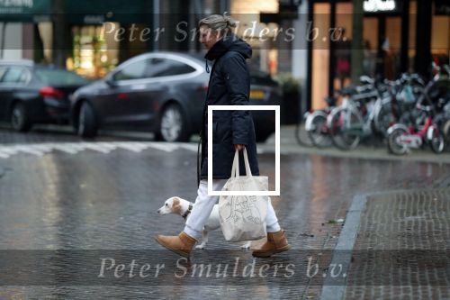 Amsterdam 12 januari 2019
Saskia Noort gaat met haar hondje naar slagerij v Dam.