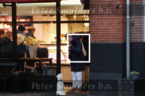 Amsterdam 12 januari 2019
Saskia Noort gaat met haar hondje naar slagerij v Dam.