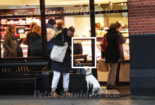 Amsterdam 12 januari 2019
Saskia Noort gaat met haar hondje naar slagerij v Dam.
