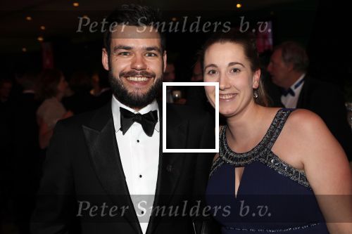 Amsterdam 19 december 2018
Sportman van het jaar verkiezing in afas live. Kjeld Nuis met Sportvrouw van het Jaar 2018 Suzanne Schulting, gehandicapte sporter van het Jaar 2018 Bibian Mentel en de coaches van het Jaar 2018 Jac Orie en Raemon Sluijter De baanwielrenners werden ploeg van het jaar, Marianne Timmer kreeg een ouvre prijs en Rico Verhoeven werd door de Zapp kijkers gekozen tot meest populaire sporter. Sjinkie Knegt op krukken met zijn vrouw
