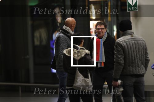Schiphol 19 januari 2019
Wim v Hanegem haalt zijn vrouw Marianne op op Schiphol.