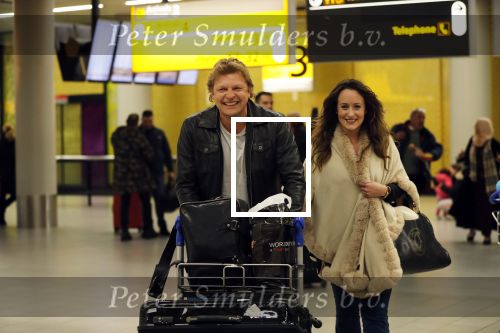 Schiphol 19 januari 2019
Youri Mulder met zijn nieuwe vriendin Lynn Schippers op schiphol.