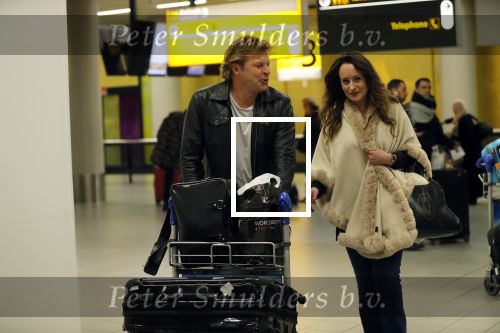 Schiphol 19 januari 2019
Youri Mulder met zijn nieuwe vriendin Lynn Schippers op schiphol.