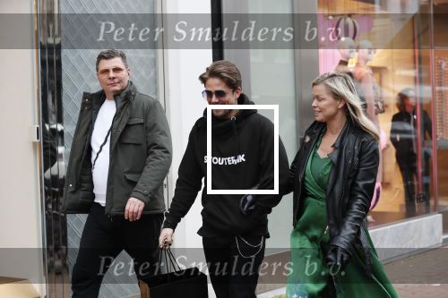 Amsterdam 21 januari 2020
Andre Hazes met zijn vriendin Bridget Maasland en haar broer op de pc hooftstraat. Andre viert vandaag zijn 26e verjaardag.
