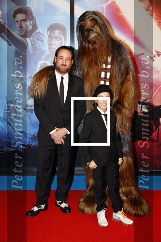 Amsterdam 17 december 2019
Premiere Starwars in het Amsterdam theater. Arne Toonen met zoon