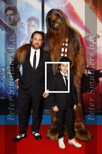 Amsterdam 17 december 2019
Premiere Starwars in het Amsterdam theater. Arne Toonen met zoon