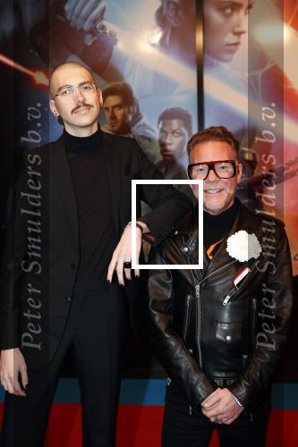 Amsterdam 17 december 2019
Premiere Starwars in het Amsterdam theater. Bastiaan v Schaik met een kennis