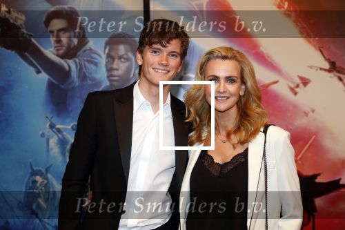 Amsterdam 17 december 2019
Premiere Starwars in het Amsterdam theater.
Daphne Deckers kwam met haar zoon Alec