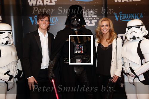 Amsterdam 17 december 2019
Premiere Starwars in het Amsterdam theater.
Daphne Deckers kwam met haar zoon Alec