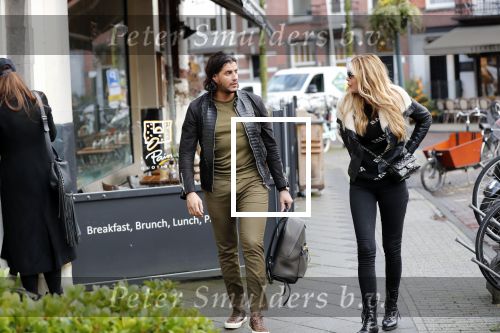 Amsterdam 23 december 2019
Estelle Cruijff met haar nieuwe vriend Mo op de cornelis schuytstraat.