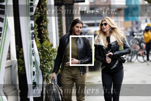 Amsterdam 23 december 2019
Estelle Cruijff met haar nieuwe vriend Mo op de cornelis schuytstraat.