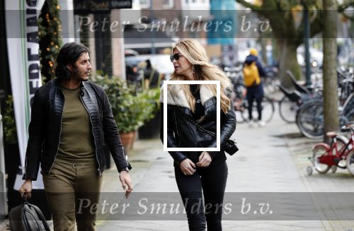 Amsterdam 23 december 2019
Estelle Cruijff met haar nieuwe vriend Mo op de cornelis schuytstraat.