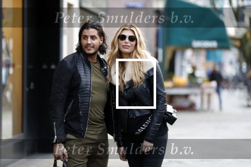 Amsterdam 23 december 2019
Estelle Cruijff met haar nieuwe vriend Mo op de cornelis schuytstraat.