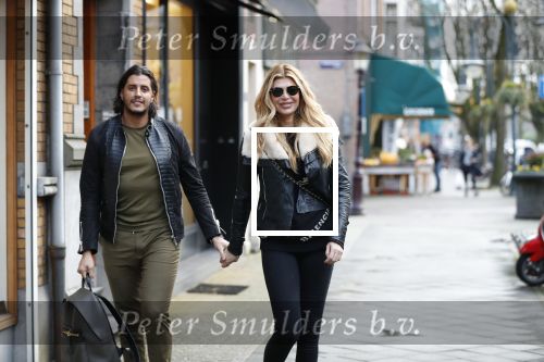 Amsterdam 23 december 2019
Estelle Cruijff met haar nieuwe vriend Mo op de cornelis schuytstraat.