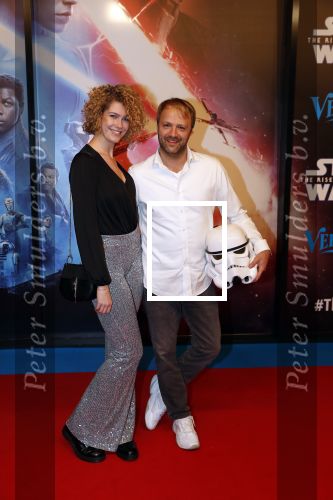 Amsterdam 17 december 2019
Premiere Starwars in het Amsterdam theater. Frank E Hollywood en partner