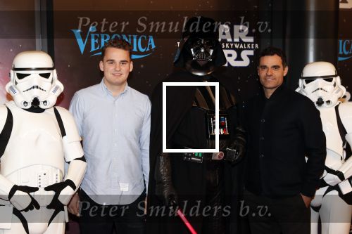 Amsterdam 17 december 2019
Premiere Starwars in het Amsterdam theater. Kenneth Perez met zijn zoon