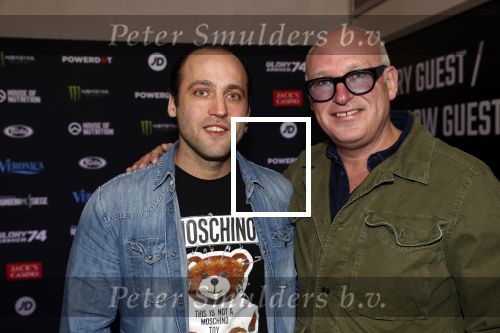 Arnhem 21 december 2019
Badr Hari versus Rico Verhoeven in het geldredome. Rene v d Gijp kwam met zijn zoon Sanny