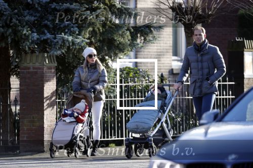 Amsterdam 9 januari 2021
Anna Sophia v Zweden met partner en hun kinderen in Amsterdam zuid