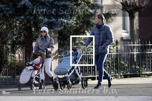 Amsterdam 9 januari 2021
Anna Sophia v Zweden met partner en hun kinderen in Amsterdam zuid