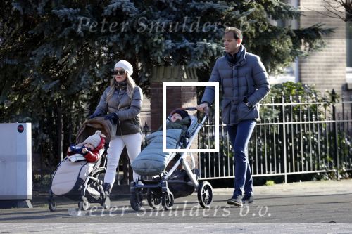 Amsterdam 9 januari 2021
Anna Sophia v Zweden met partner en hun kinderen in Amsterdam zuid