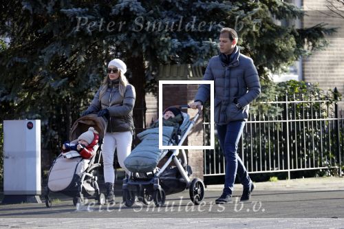 Amsterdam 9 januari 2021
Anna Sophia v Zweden met partner en hun kinderen in Amsterdam zuid