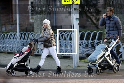 Amsterdam 9 januari 2021
Anna Sophia v Zweden met partner en hun kinderen in Amsterdam zuid