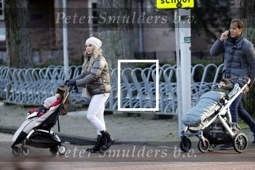 Amsterdam 9 januari 2021
Anna Sophia v Zweden met partner en hun kinderen in Amsterdam zuid