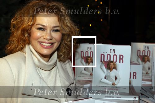 Bunnik 4 februari 2021
Boekpresentatie Antje Monteiro . Romy ontvangt het eerste boek.